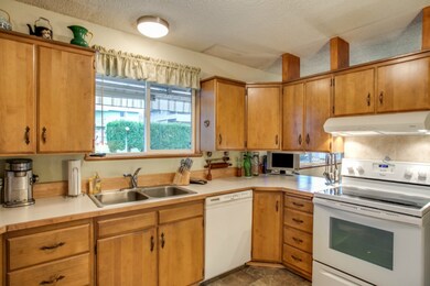 1367 Eastmont Ave, East Wenatchee, WA 98802 - photo 4