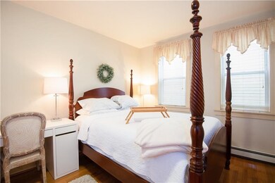 12 Poplar St unit Cottage, Newport, RI 02840 - photo 5