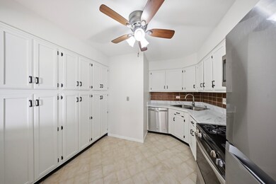 291 Gregory St unit 6, Aurora, IL 60504 - photo 4