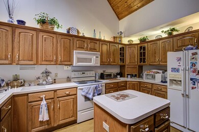 1426 Snappwood Dr, Sevierville, TN 37862 - photo 6