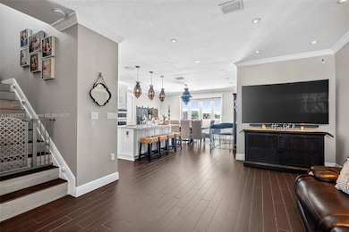 15402 SW 8th Ln, Miami, FL 33194 - photo 5