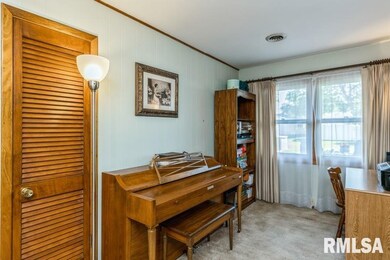 2419 W 68th St, Davenport, IA 52806 - photo 5