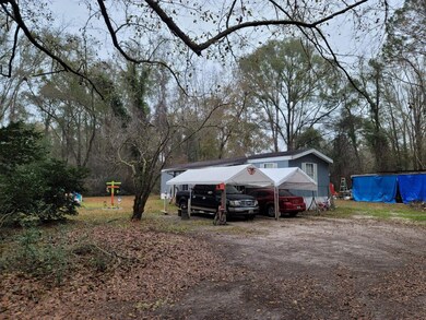 101 Leslie Cir, Crawfordville, FL 32327 - photo 2