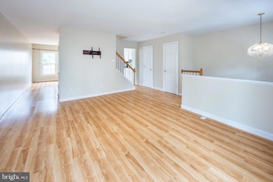 14648 Cambridge Cir, Laurel, MD 20707 - photo 7