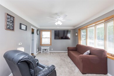 1040 Sheerer Ave, Waterloo, IA 50701 - photo 3