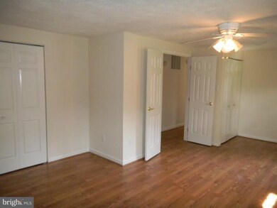 6918 Garland Ln, Columbia, MD 21045 - photo 5