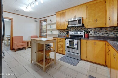 209 Hilltop Circle-7