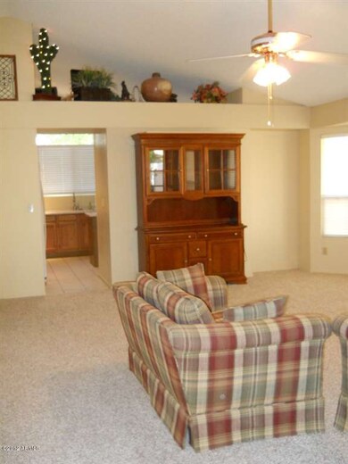 GR W/VAULTED;PLANT SHELVES
