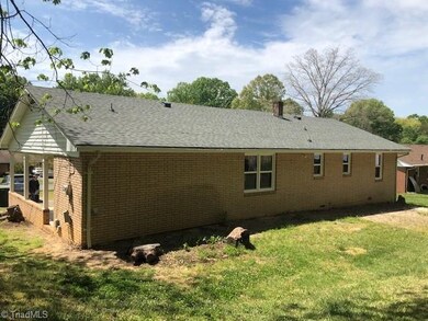 330 Greenvale Rd, Asheboro, NC 27203 - photo 3