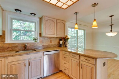 2993 Mission Square Dr, Fairfax, VA 22031 - photo 3