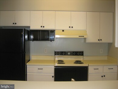 13591 Orchard Dr unit 3591, Clifton, VA 20124 - photo 7