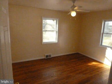 6302 Balfour Dr, Hyattsville, MD 20782 - photo 6