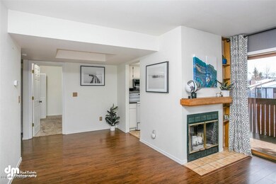06-Living Room_1247-Edit