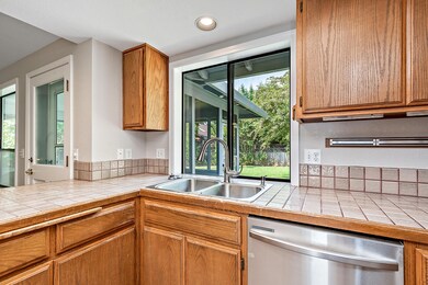 3061 Ruby Dr, Medford, OR 97504 - photo 6