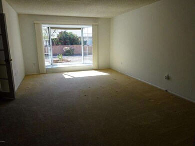 Living Rm w/bay window