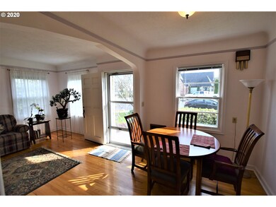 290 NE 3rd Ave, Canby, OR 97013 - photo 4