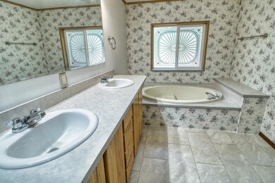 En suite Bath