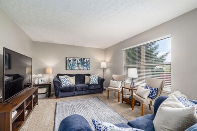 2998 Fenwood Dr, Columbus, OH 43232 - photo 6