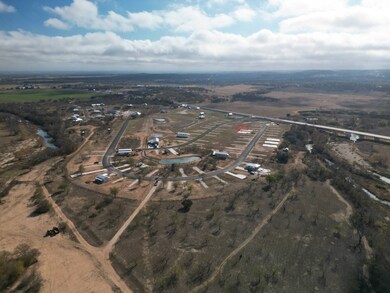 176 Resort Ct unit 176, Fredericksburg, TX 78624 - photo 5