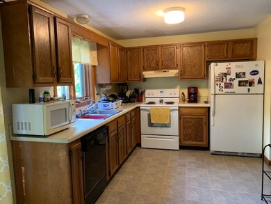 6 Litchfield Rd unit B, Londonderry, NH 03053 - photo 3