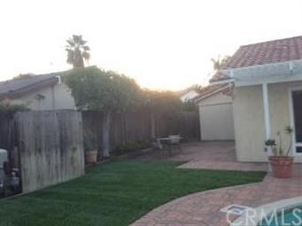 Side Yard!!
