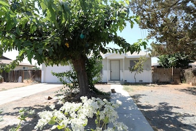 520 S Villa St, Porterville, CA 93257 - photo 2
