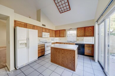 1337 N Jamaica Way-7