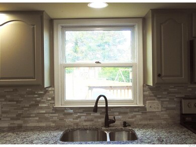 5435 Devonshire Ct, Laurys Station, PA 18059 - photo 7