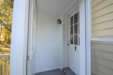 412 Mitchells Ln, Middletown, RI 02842 - photo 3