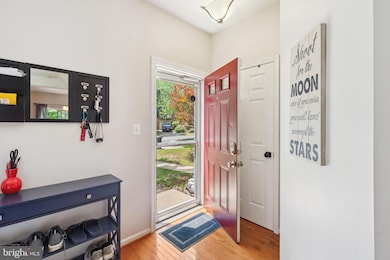 2610 Grayton Ln, Woodbridge, VA 22191 - photo 2