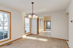 1811 White Oak Dr, Algonquin, IL 60102 - photo 4