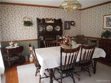 1147 Bowen Dr W, North Tonawanda, NY 14120 - photo 5