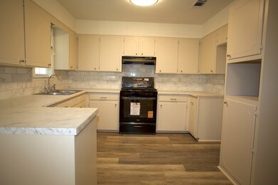 404 E 12th St, San Angelo, TX 76903 - photo 6