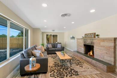 Lovely Living Room with Fireplace