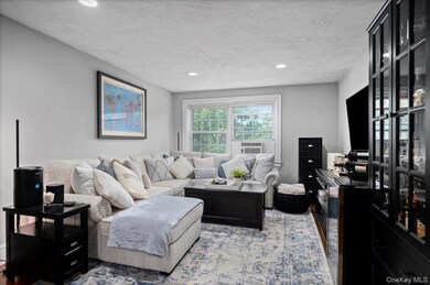 512 Mamaroneck Ave unit E, White Plains, NY 10605 - photo 2