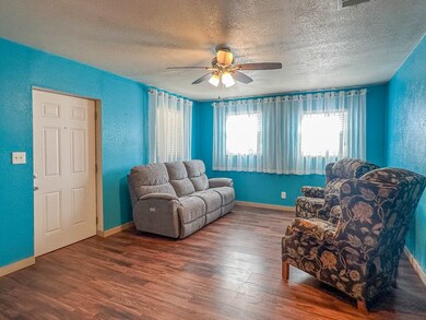 306 15th St, Seagraves, TX 79359 - photo 6