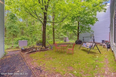 614 Side house view
