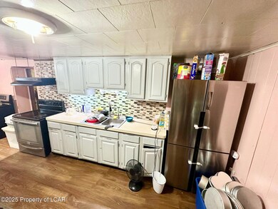 1084 N SHERMAN