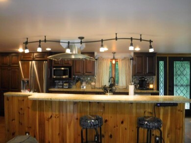 #6 full view of kitchen counter