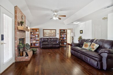 3009 English Creek Dr, Azle, TX 76020 - photo 4