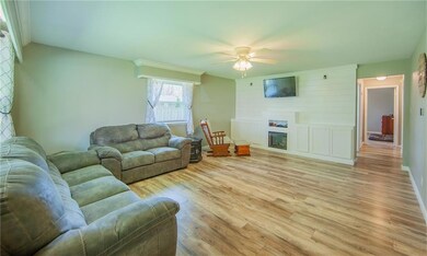 521 Phillips Dr, Anderson, IN 46012 - photo 6