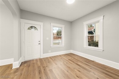 Large entry-flex space