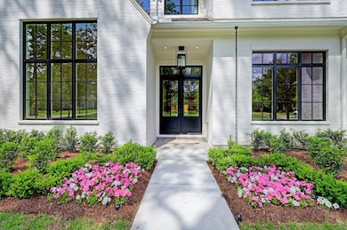 311 Rainier Dr, Houston, TX 77024 - photo 2