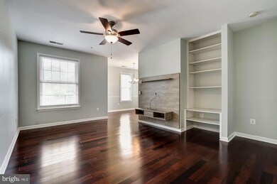 46606 Drysdale Terrace unit 200, Sterling, VA 20165 - photo 2