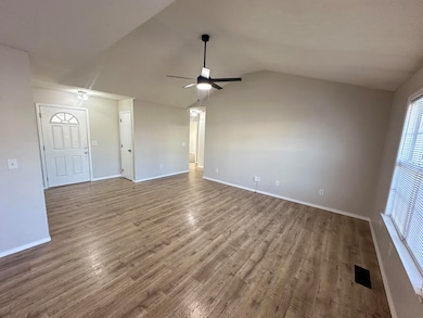 630 N Cottonwood Ave, Republic, MO 65738 - photo 5