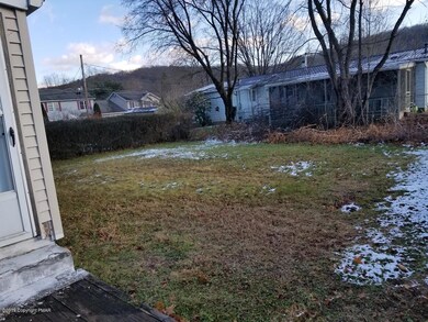 313 Collins St, Stroudsburg, PA 18360 - photo 6