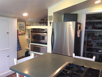 Kitchen even has warming oven