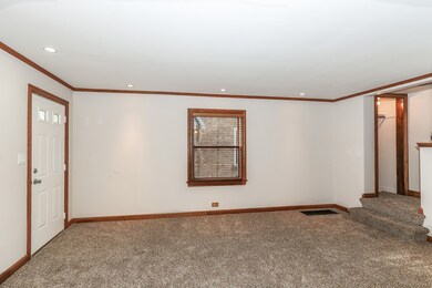1716 Linden St, Des Plaines, IL 60018 - photo 3