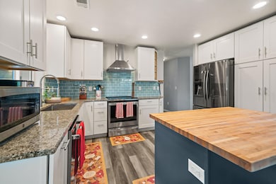 570 Bachand Cir, Central Point, OR 97502 - photo 7