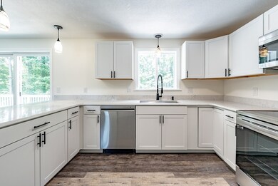 24 Elm Cir, South Deerfield, MA 01373 - photo 5